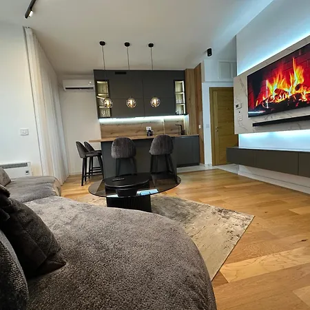 Square Luxe Residences *