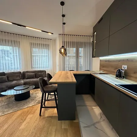 Square Luxe Residences *